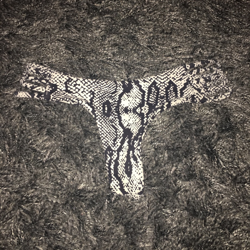 Midori Knox Tavarua Bottoms